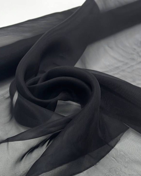 Готовый тюль цвет черный, матовый.